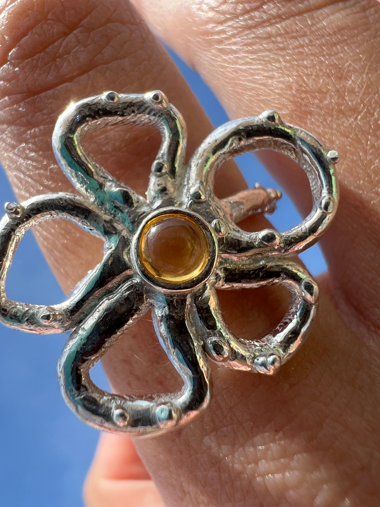 LARGE FLOWER RING