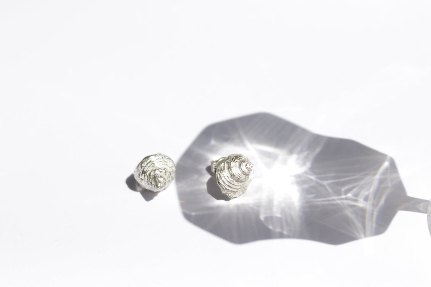 CARACOLITOS PEGADOS EARRINGS